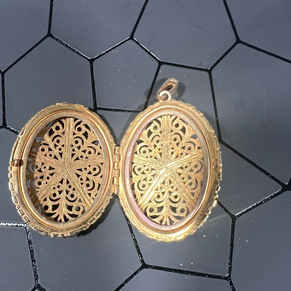 Vintage Gold Tone Filigree Locket Pendant